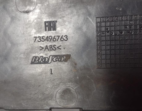 Grade Superior Parachoque Fiat Palio 2011 Original Detalhe - Imagem 9