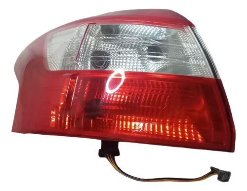 Lanterna Tras Le Ford Focus Sedan 2013 2015 Paralelo Detalhe - Imagem 2